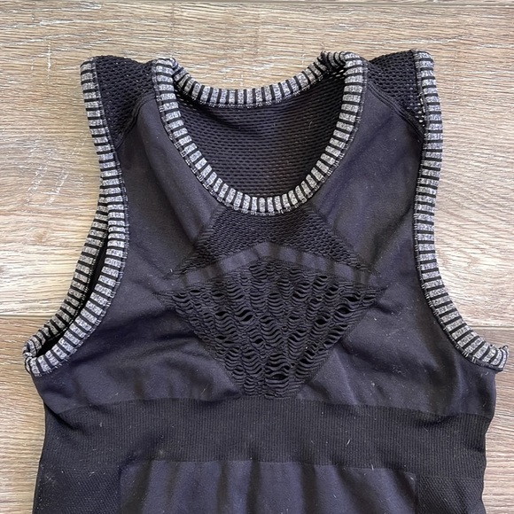 Nux tank top worn once, Size S - Picture 2 of 3